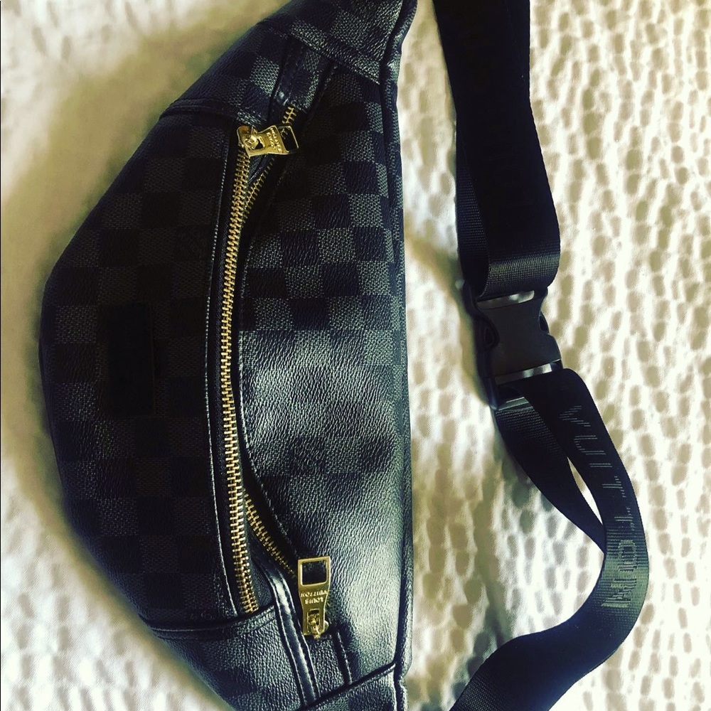 Louis Vuitton Fanny pack